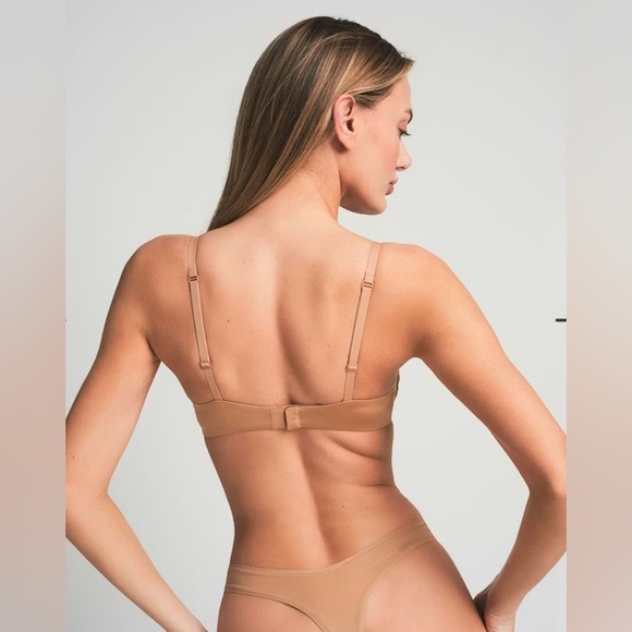 SKIMS WIRELESS FORM PUSH UP PLUNGE BRA-CLAY- 32D-BNWT - Picture 4 of 9